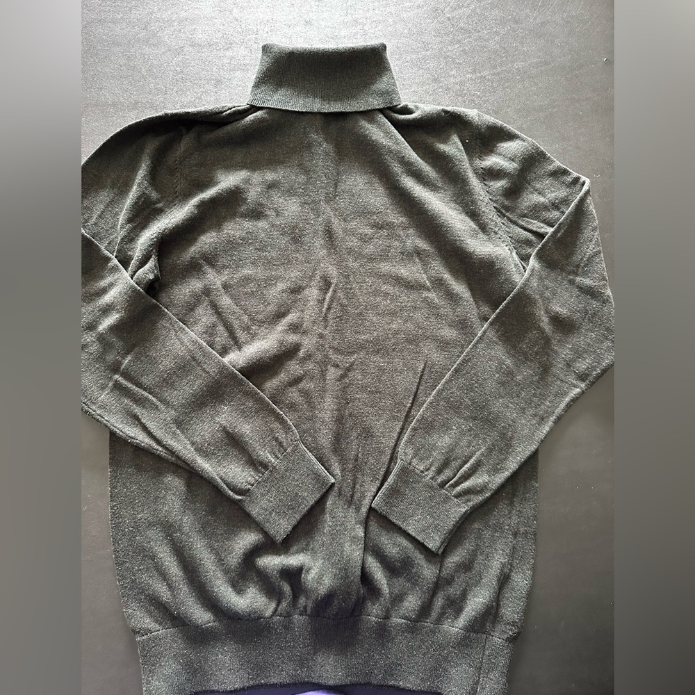 H&M Men's Olive Turtleneck Sweater